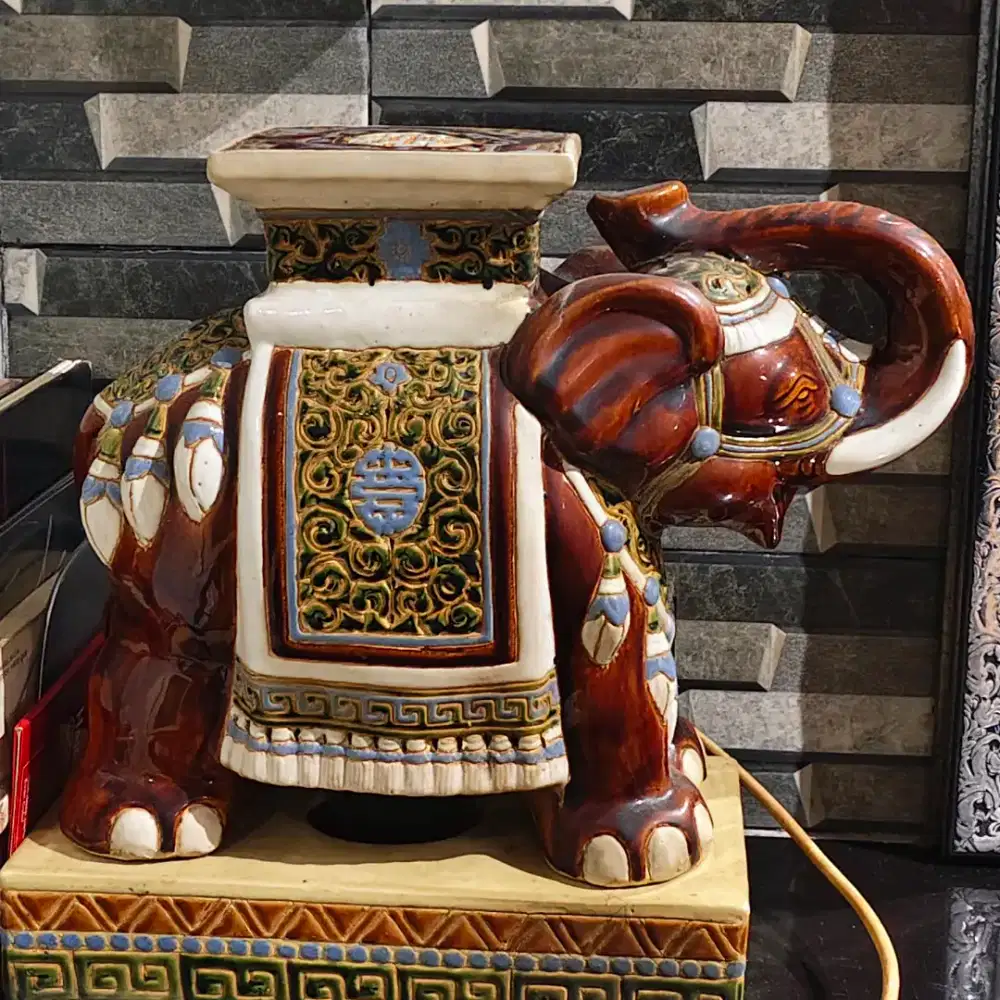 Patung gajah thailand