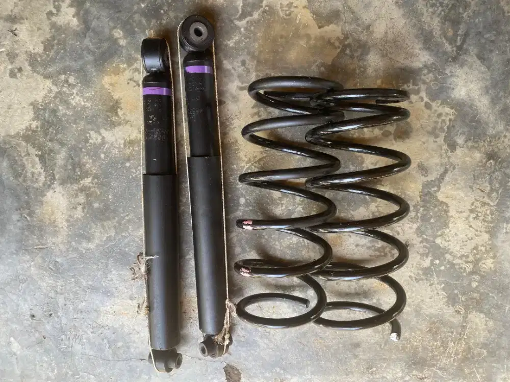 Shockbreaker dan Per Mobil Sigra