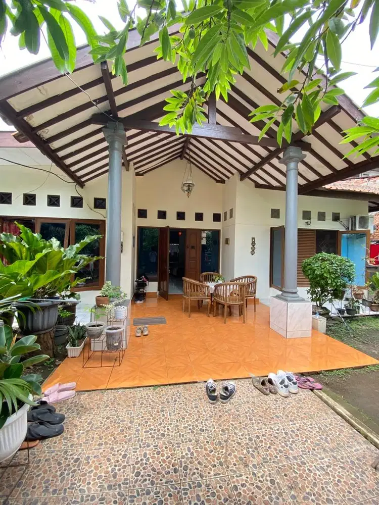 Dijual Rumah cocok untuk kos kosan di Jalan Dewi Sartika Cawang Jaktim