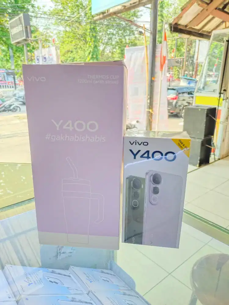 Vivo Y400 8+8/128 snapdradon, amoled, 6000mah