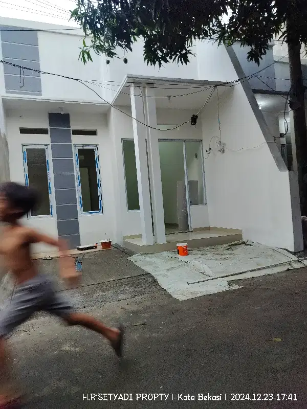 rumah murah strategis di Bintara 4 dekat ke Stasiun Cakung