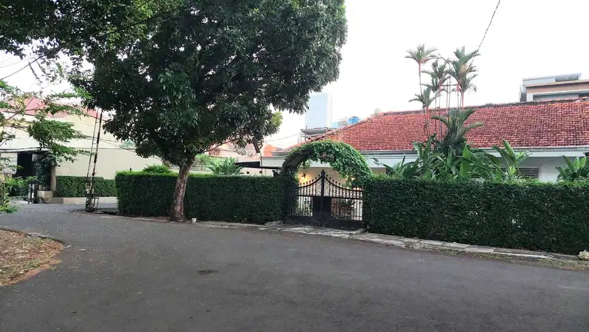 Rumah Asri Hoek di Pancoran Timur