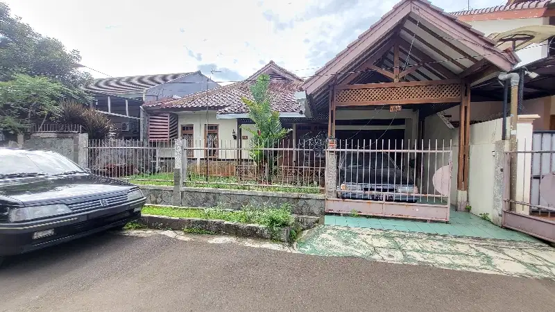 Rumah 1 Lantai Hadap Taman di Pamulang Permai Dekat Sekolah