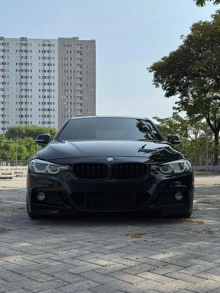 330i M sport 2019 Dp minim 5jt