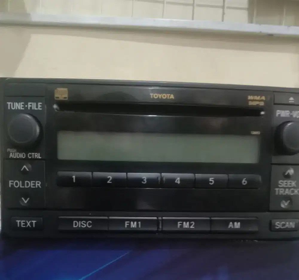 HEAD UNIT MOBIL TOYOTA INNOVA TIPE V 2011 RADIO FM DAN AM ORISINIL