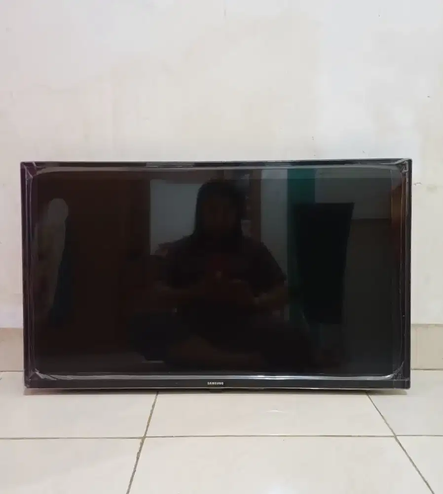 TV LED Digital SAMSUNG 32 inchi / UA32T4001 ( BEKAS SEPERTI BARU )