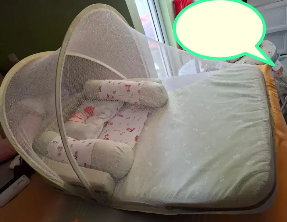 Tempat Tidur Bayi