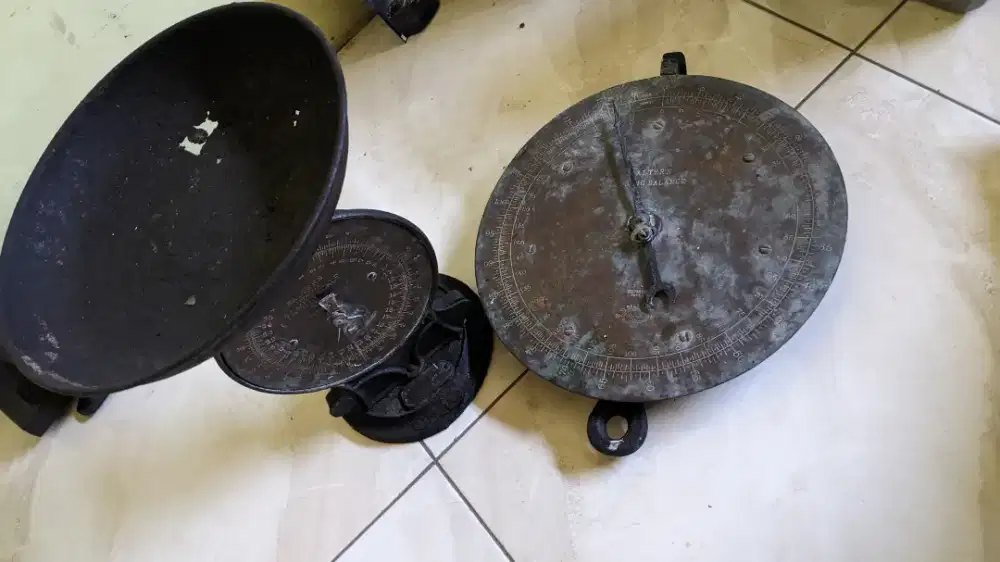 neraca kuno timbangan antik