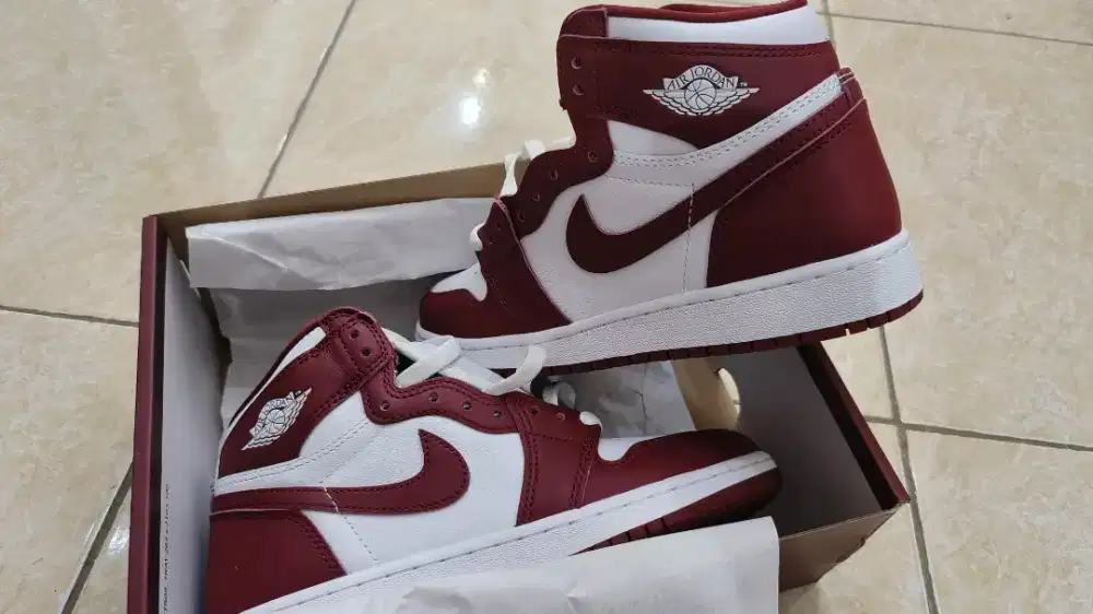 Nike Air Jordan 1 Retro high size 32,5 (23,5cm) BARU ORIGINAL