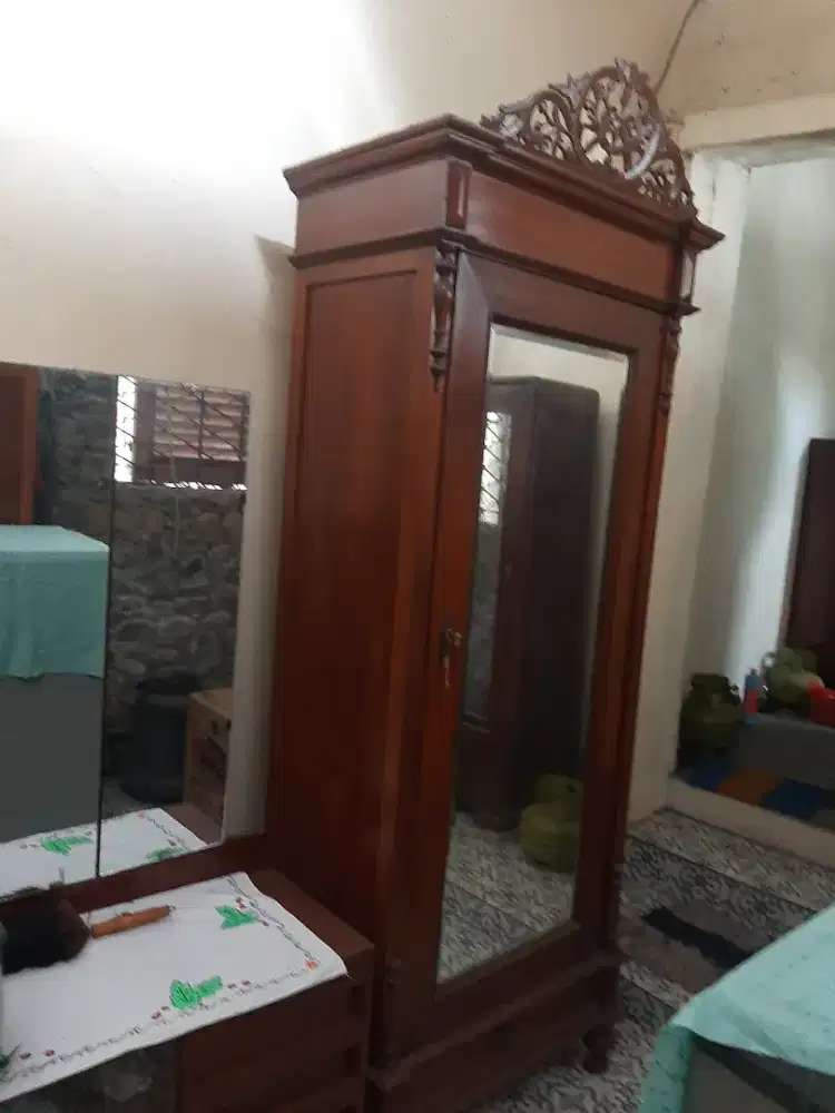Lemari pakain jati 1 pintu