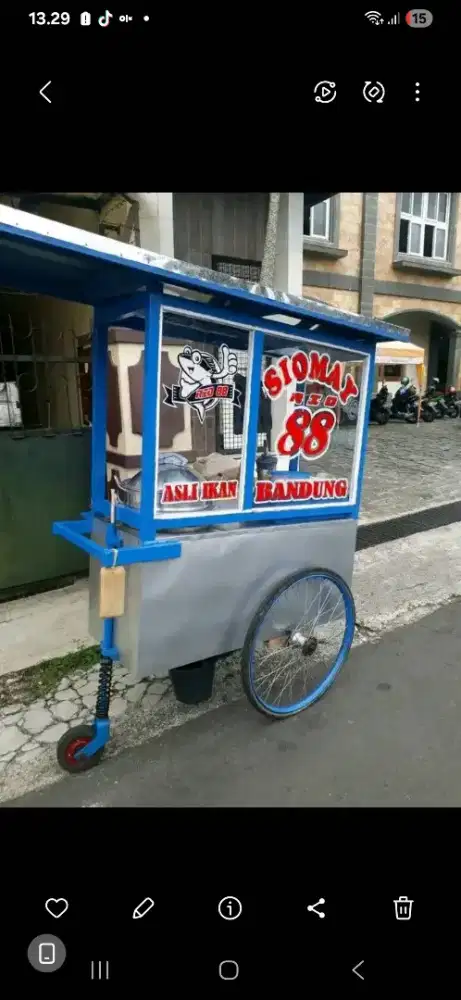 Jualan siomay keliling