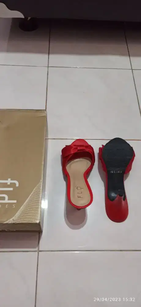 Sepatu high heels fladeo