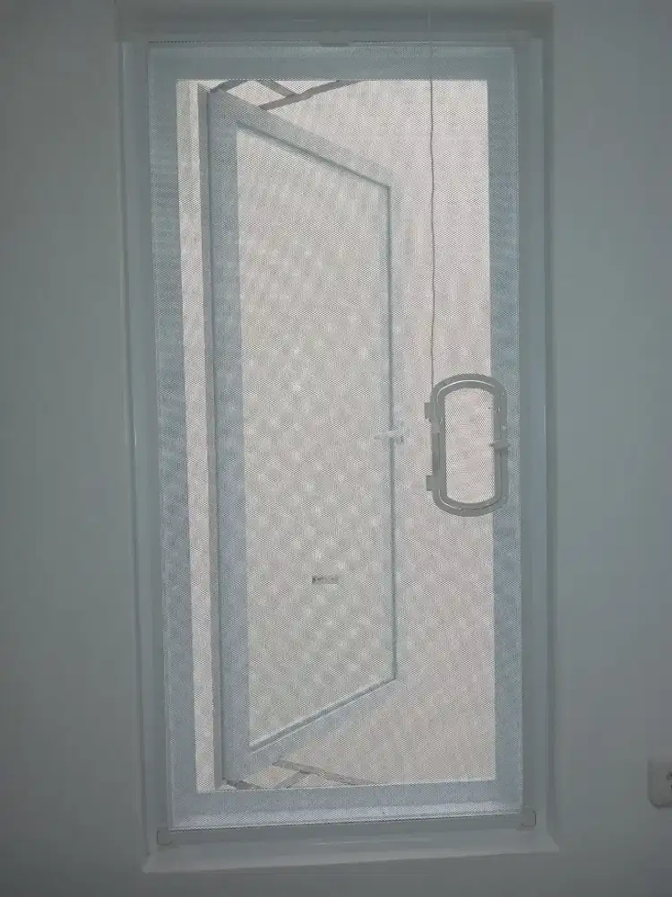 Terima pemasangan kawat nyamuk magnet untuk jendela dan pintu
