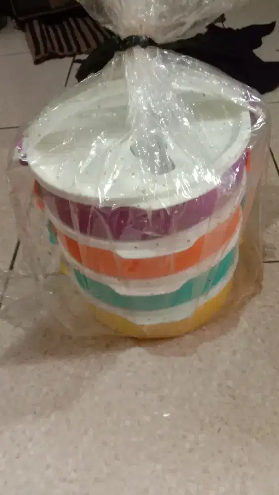 Tupperware tempat makanan