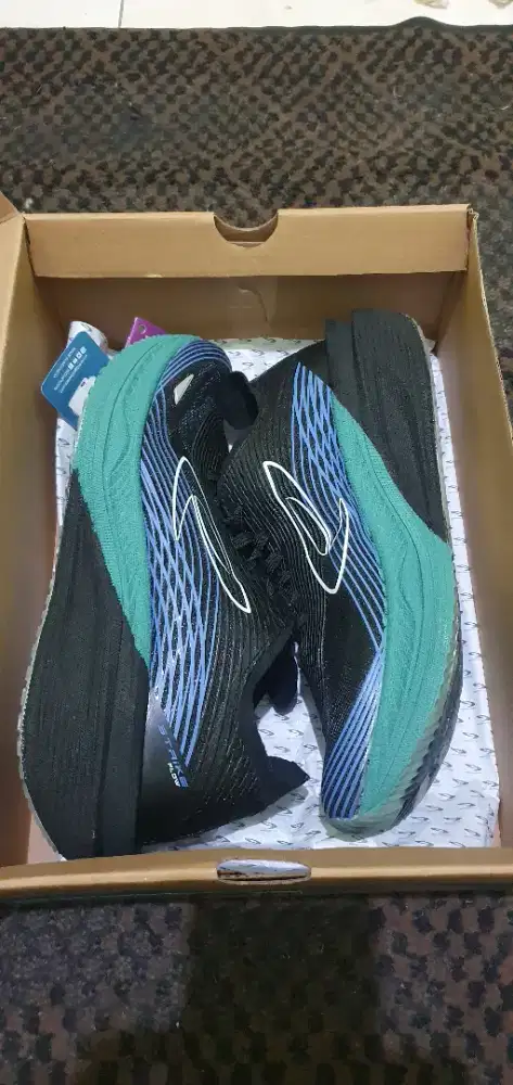 Sepatu Lari 910 Haze Flow