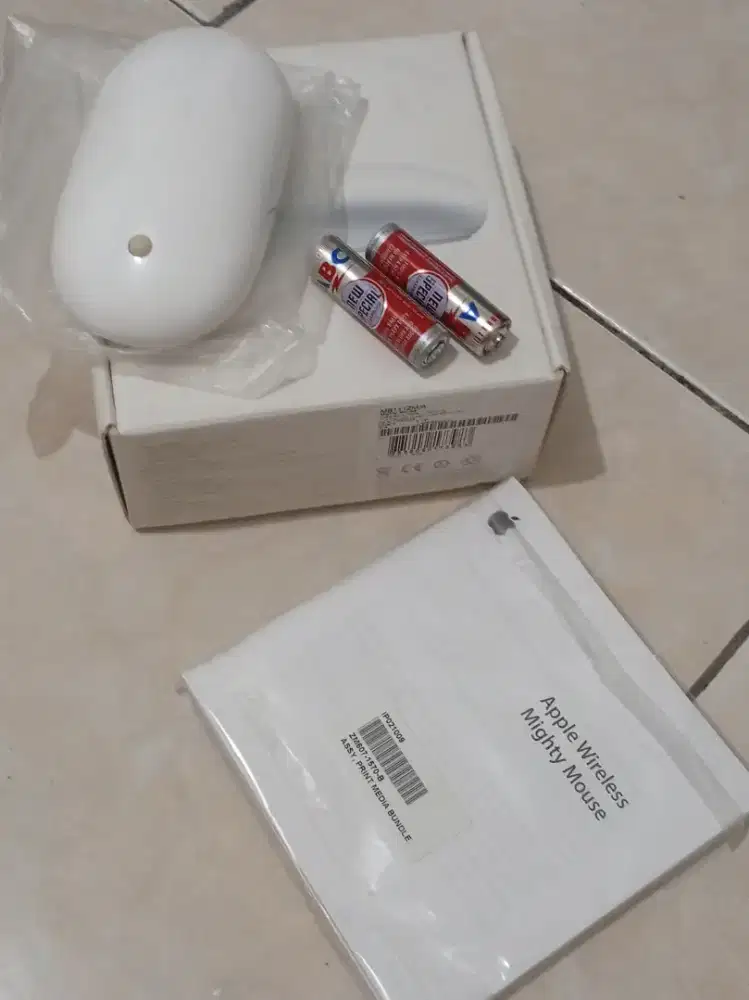 Preloved Apple Wireless Mighty Mouse 1st Gen