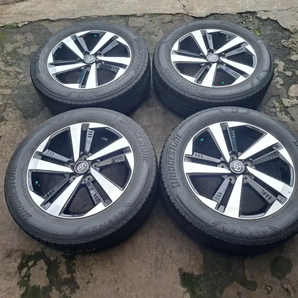 Velg dan ban r17 new rush bisa buat terios taruna innova dll