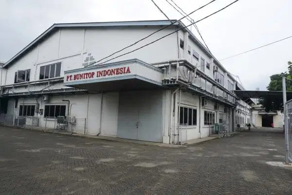 Pabrik Ex-Garment atau Gudang TERBAIK Di Tangerang Selatan