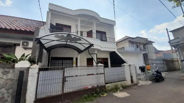 Rumah 2 Lantai di Sayap Bkr Buah Batu dkt Turangga Batununggal