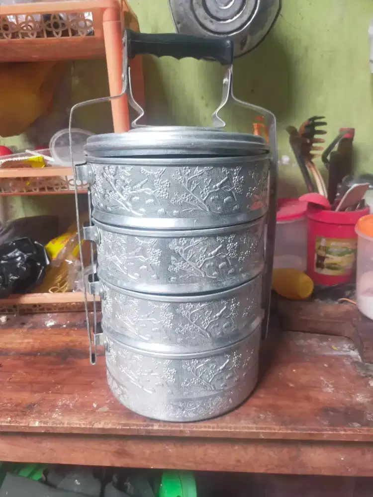 Di jual rantang susun