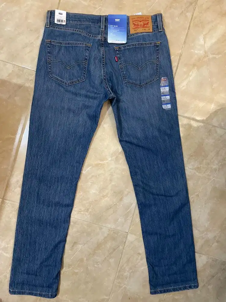 Celana Levis Original Baru Size 31 Luar Negeri Medium Blue