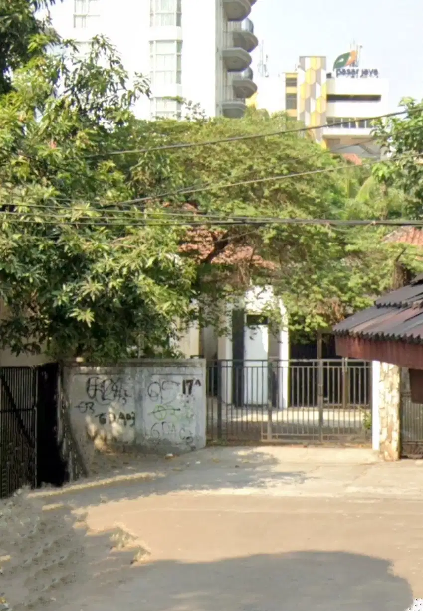 Dijual Rumah Lama hitung tanah di Jl  Surabaya Mentehg Jakarta pusat