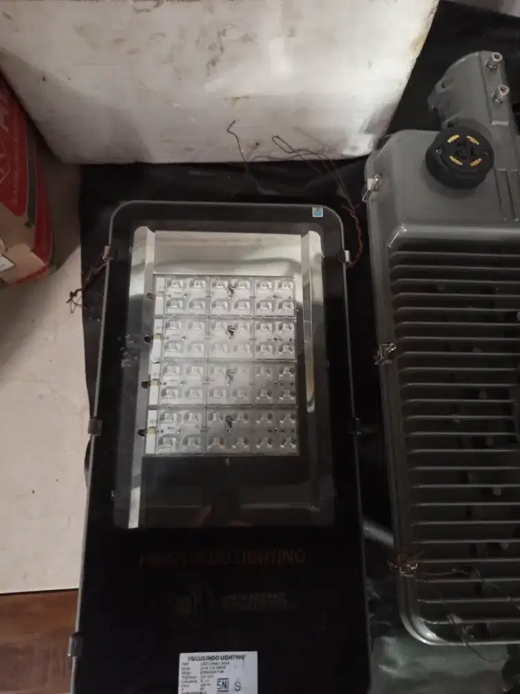 Lampu jalan led 120 watt