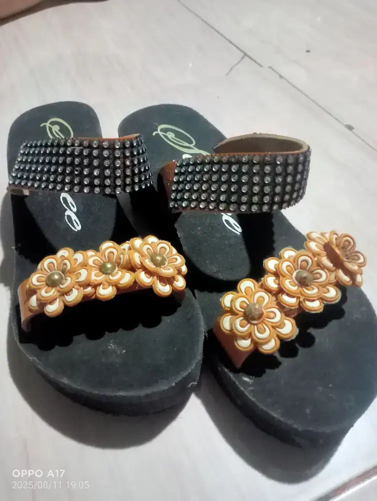 Sendal wanita,  coklat kembang,