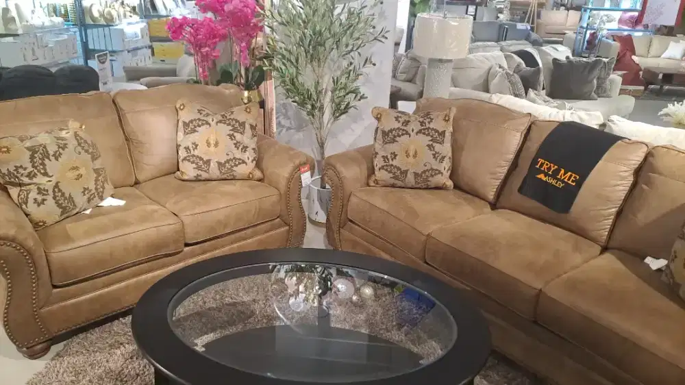 Larkinhurst sofa Ashley