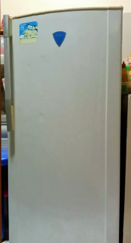 Sharp Lemari Pembeku