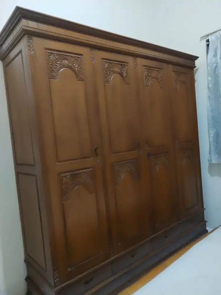 Lemari pakaian kayu jati asli