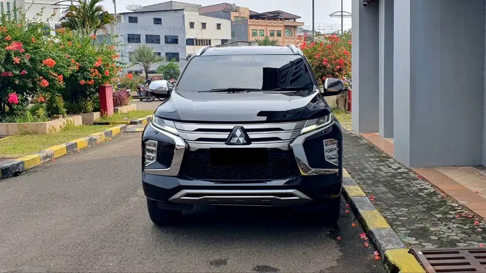 Mitsubishi Pajero Sport Dakar 2.4 Ultimate 4x4 Sunroof facelift 2023