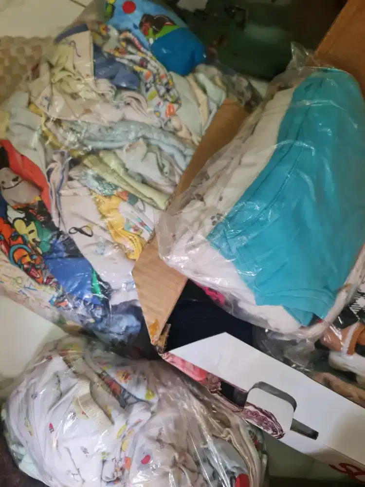 BAJU BAYI BARU LAHIR SAMPAI ENAM BULAN