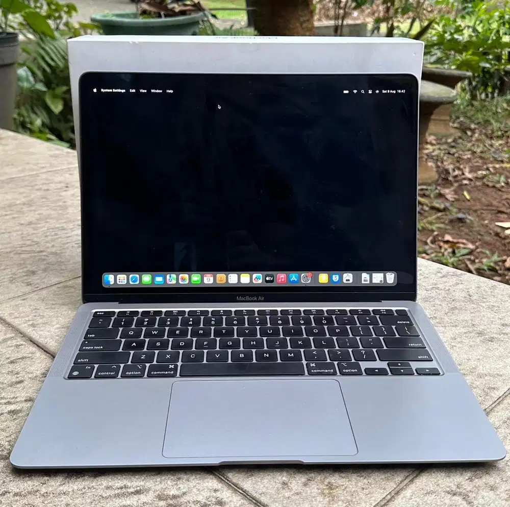 Macbook Air M1 8/256GB Ex Digimap Fullset Fullnota Garansi on!