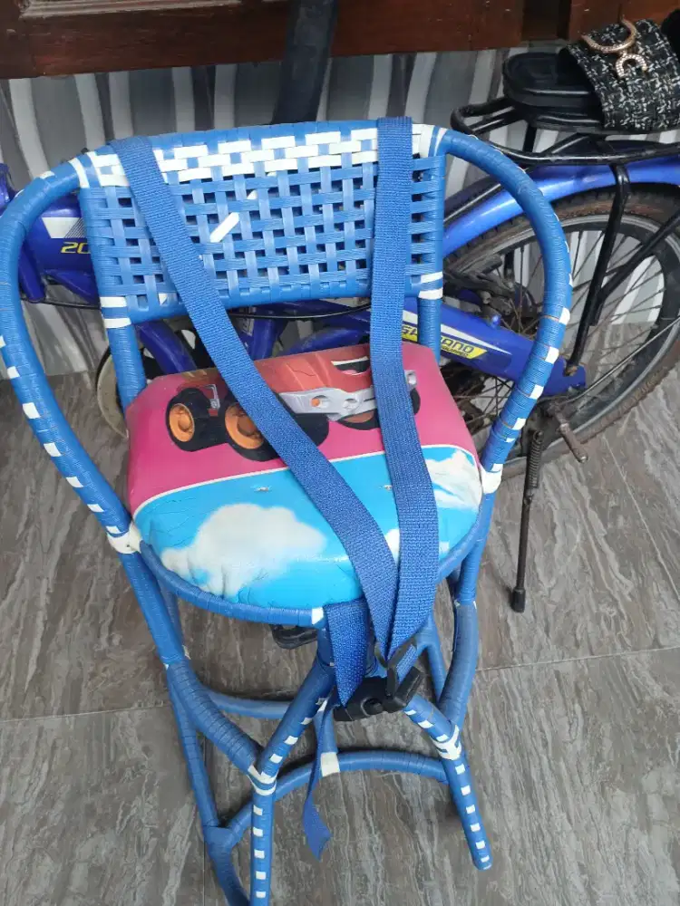 Tempat duduk sepeda motor