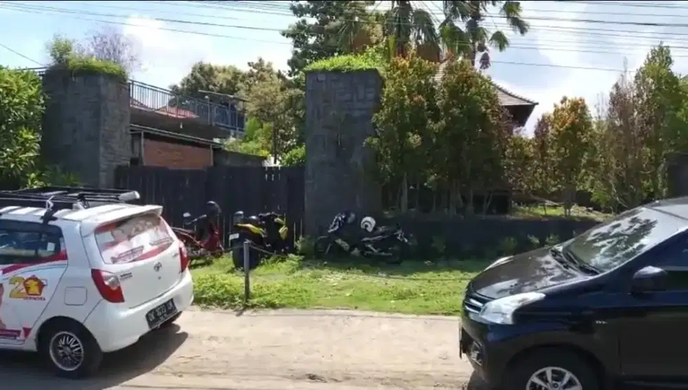 Tanah di pinggir pantai penimbangan singaraja cocok resto atau club