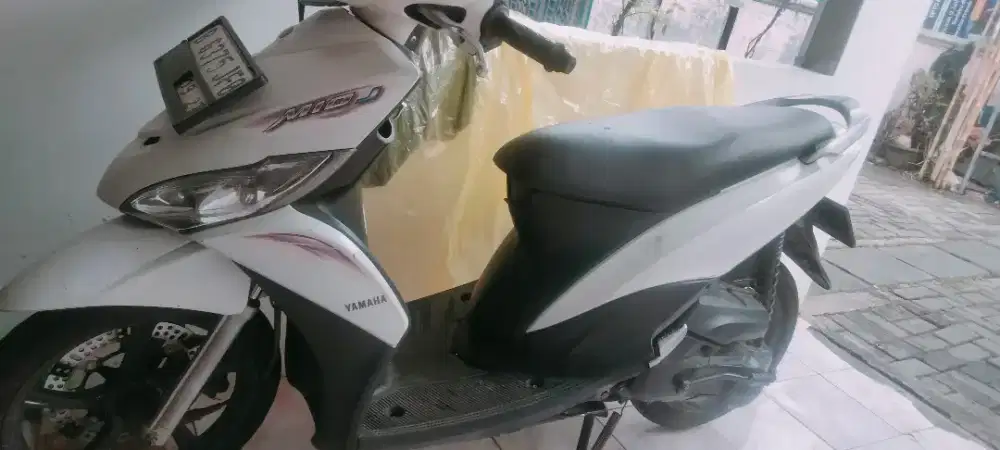 Jual motor Mio j surat2 komplit pajak mati 1 thn