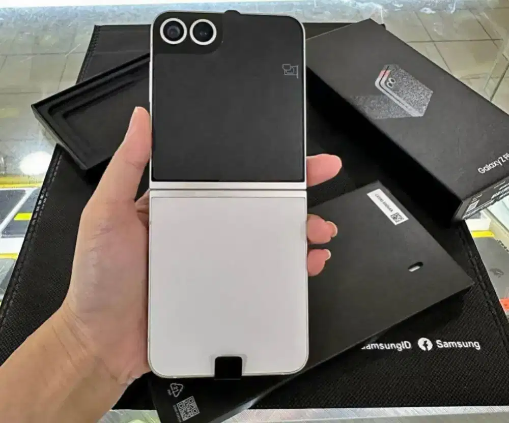 SAMSUNG Z FLIP 6 12/512 ORIGINAL SEIN FULLSET MULUS ( SILVER )