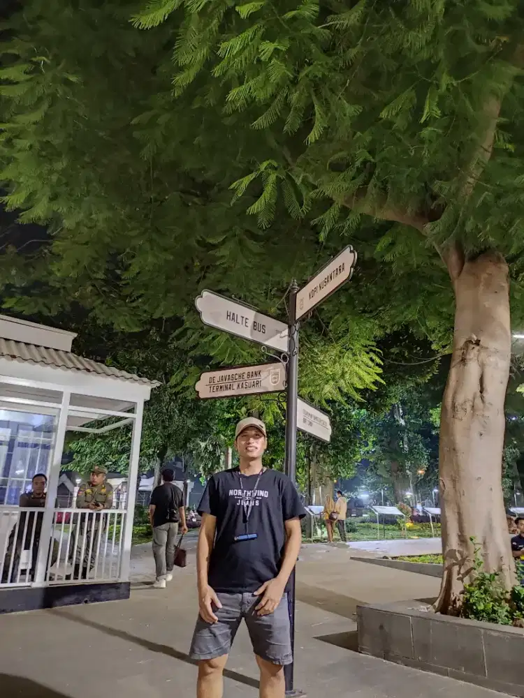 Saya Mencari pekerjaan sebagai teknisi listrik lan/data