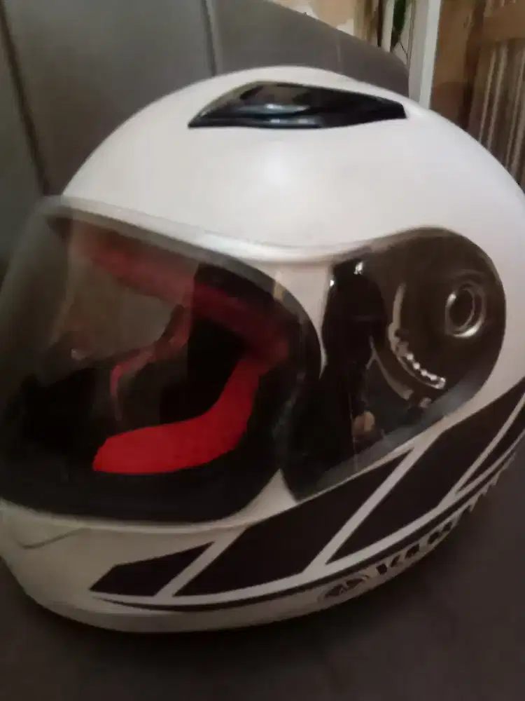 Bismilah,helm ful fase Yamaha ori ..masih bagus