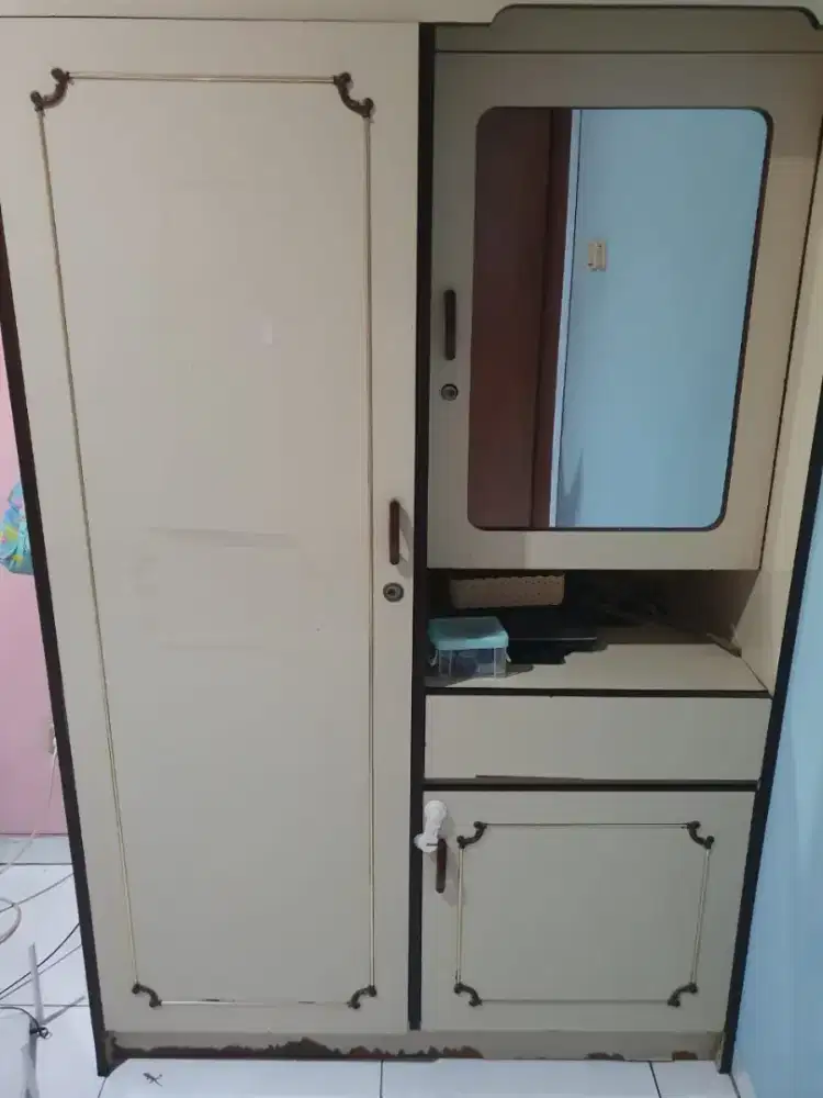 Lemari baju 2 pintu