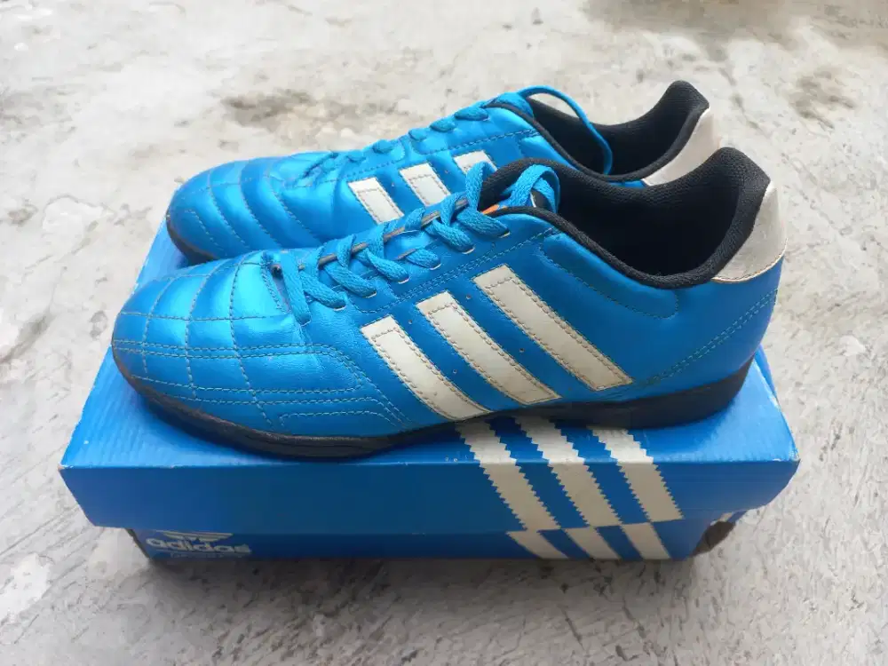 Sepatu futsal Adidas Goletto V Stabilo Blue IN Original