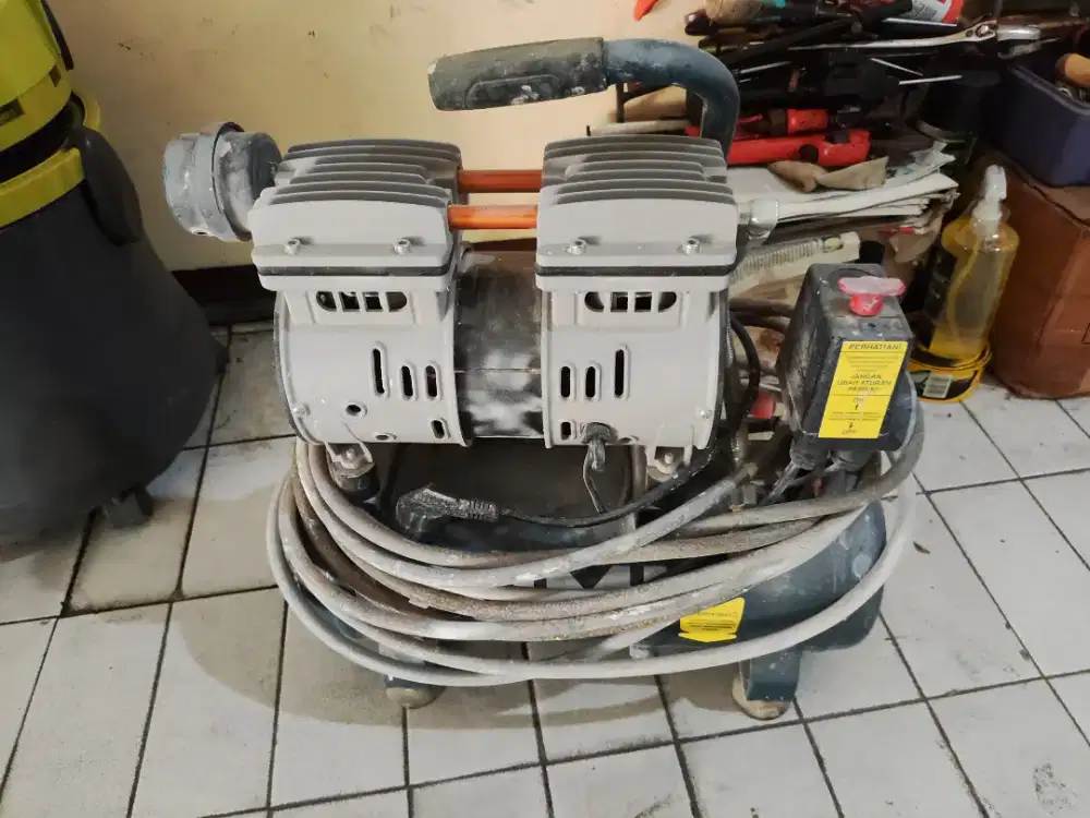 Kompresor Izumi lakoni