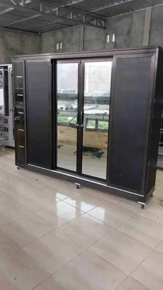 Lemari 4pintu+Tempat tas