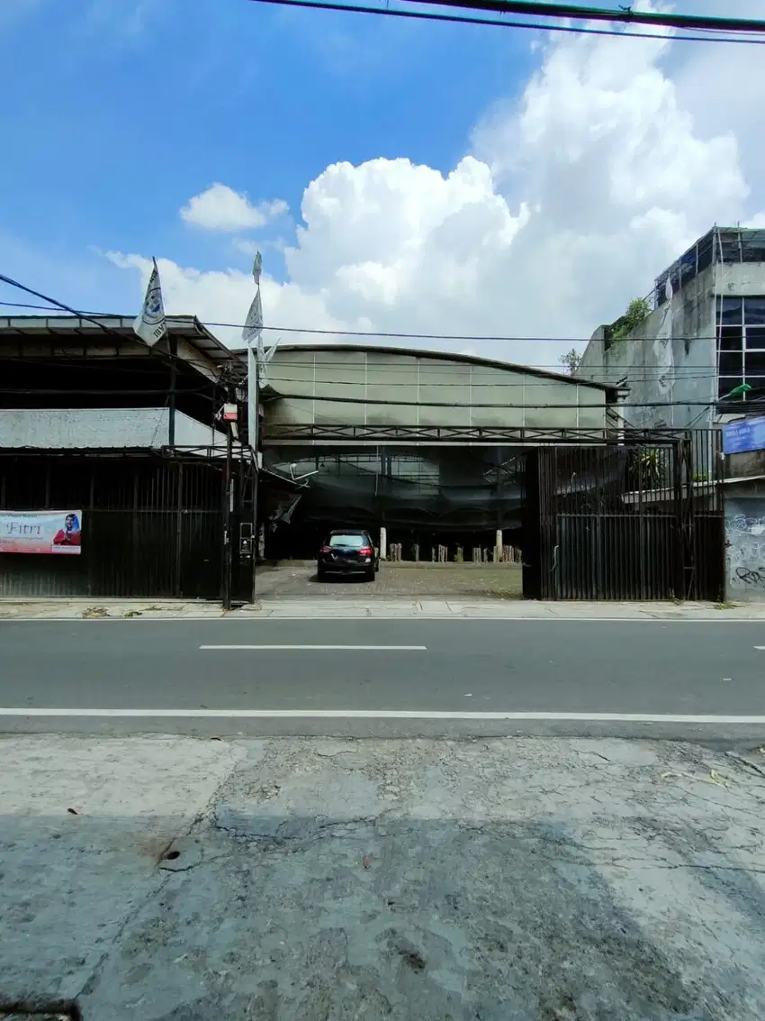 Ruang Usaha di KS Tubun Palmerah, Hanya 7 Menit ke Tol Slipi