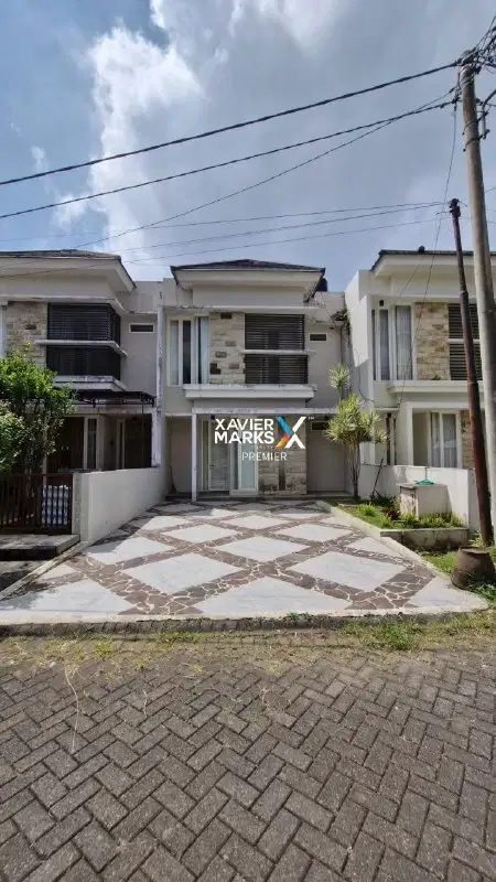 Dijual Villa 2 Lantai + Basement Furnished di Panderman Hills, Batu