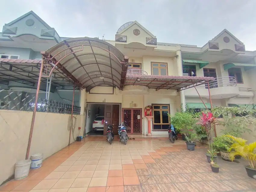 Villa di Jalan Padang Golf ( Polonia )