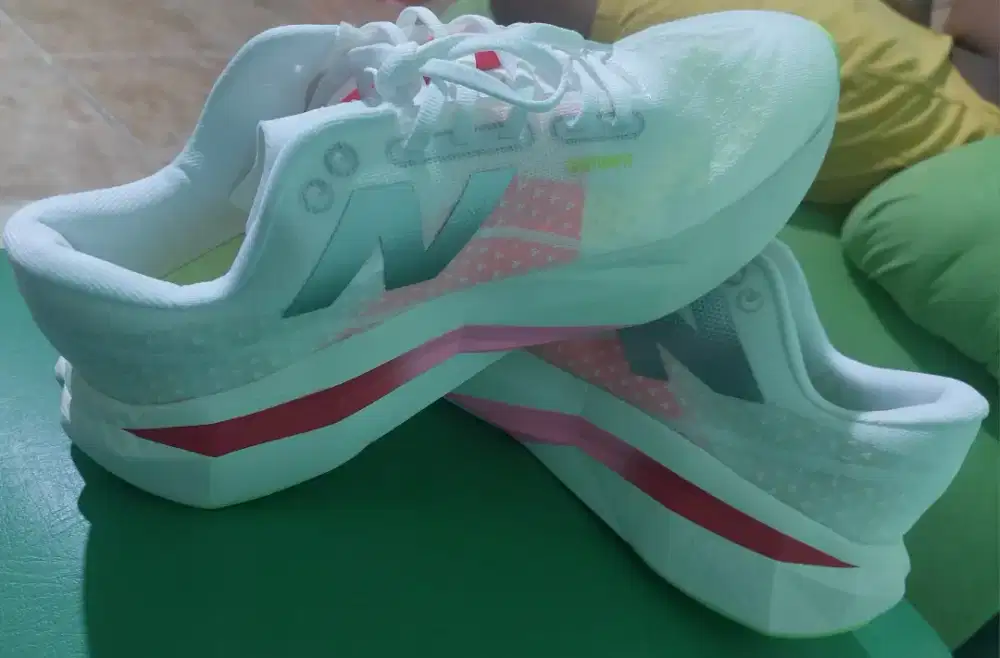 Sepatu running wanita