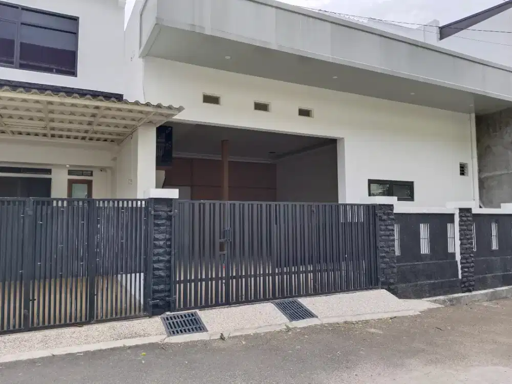 DIJUAL RUMAH 3 LANTAI DI PONDOK KOPI JAKARTA TIMUR