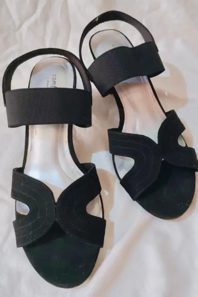 Sepatu High Heels Payless Comfront Plus